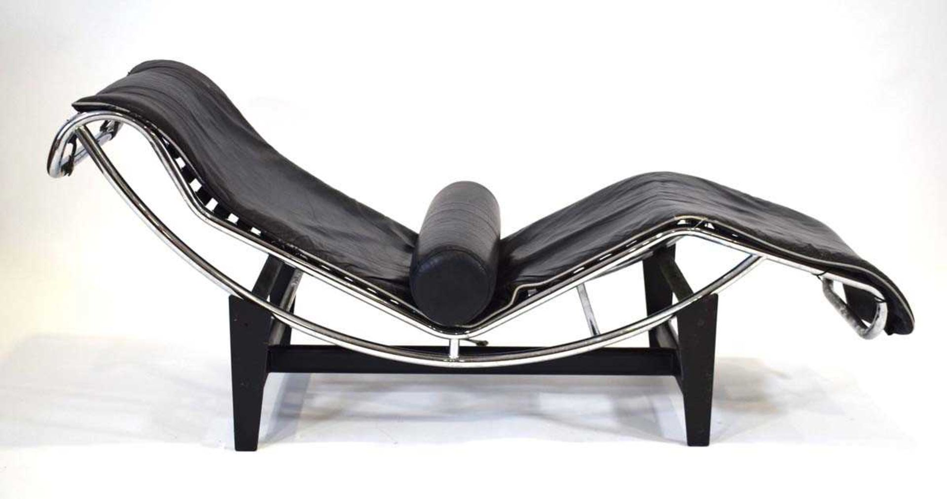 After Le Corbusier, Charlotte Perriand and Pierre Jeanneret, a 1960/70's LC4-style chaise lounge, - Image 2 of 19