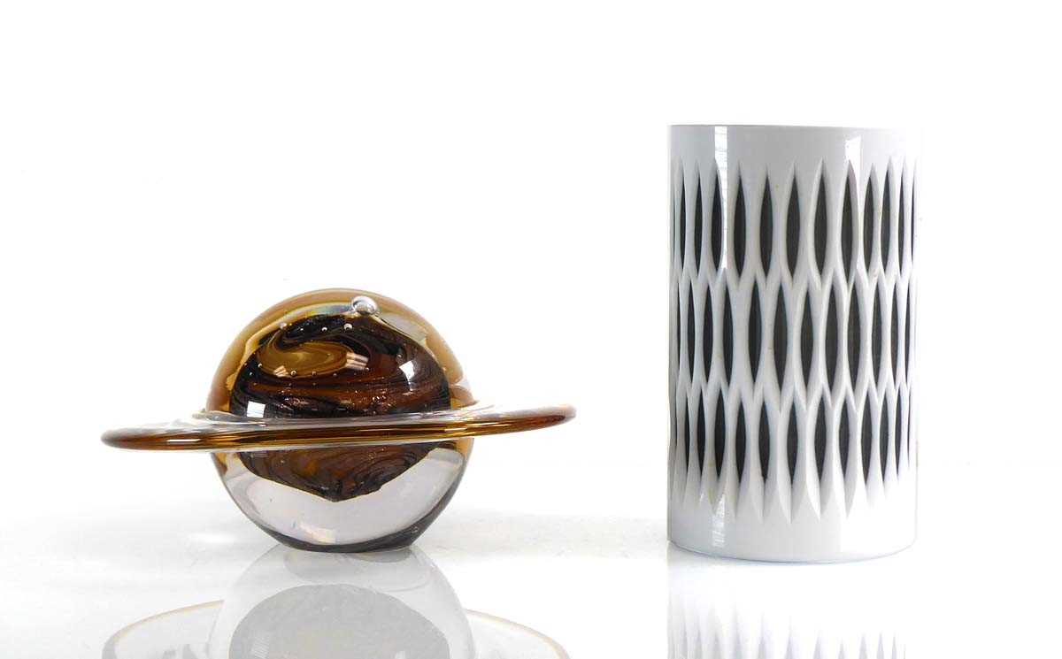 A contemporary art glass celestial paperweight modelled as Saturn, di. 23 cm, together with a