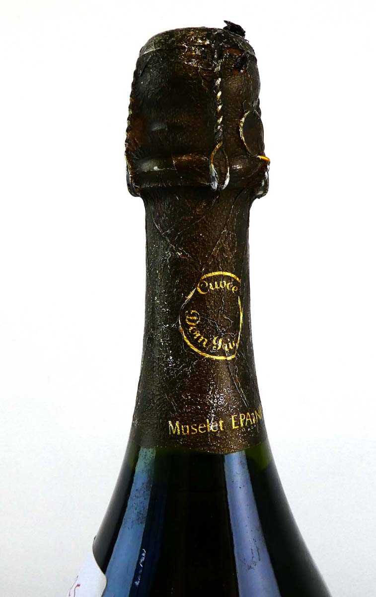 A bottle of Moet et Chandon Cuvee Dom Perignon Vintage 1985 Brut Champagne - Image 5 of 5