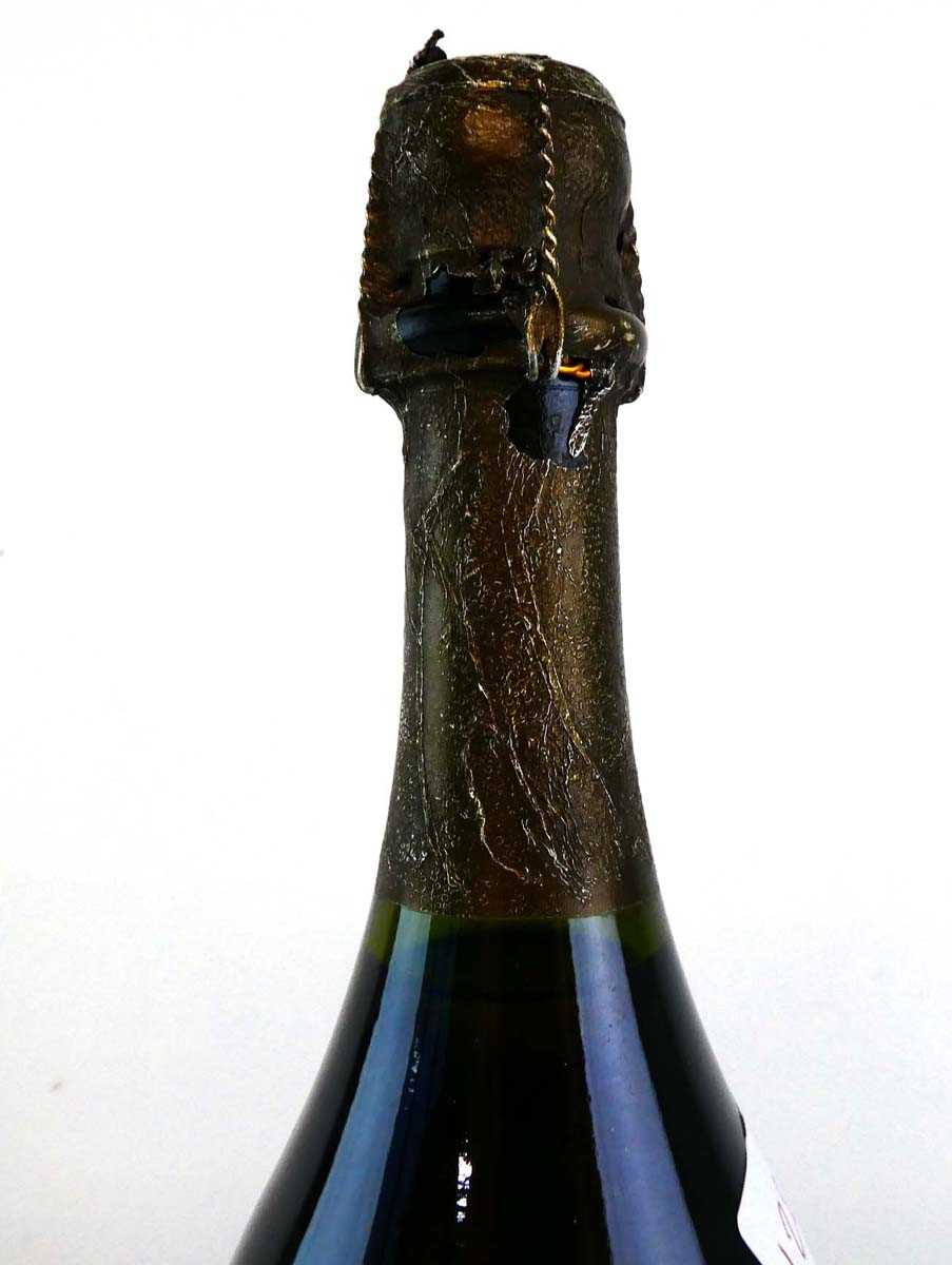 A bottle of Moet et Chandon Cuvee Dom Perignon Vintage 1985 Brut Champagne - Image 4 of 5