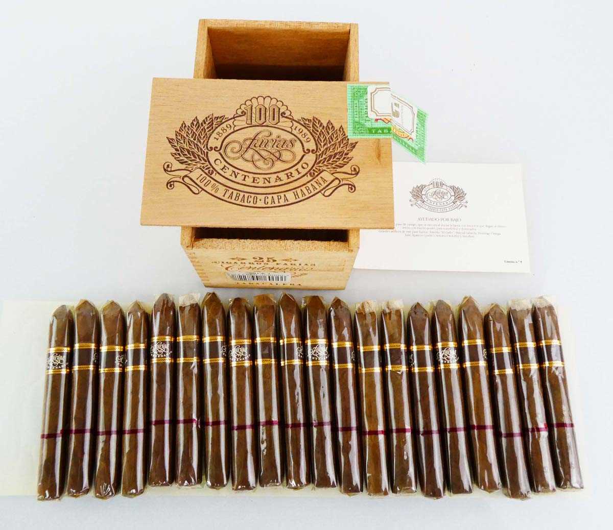 An old wooden part box of 20 Farias Centenario 1889-1989 Capa Habana Tabacalera cigars 4 3/5"