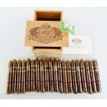 An old wooden part box of 20 Farias Centenario 1889-1989 Capa Habana Tabacalera cigars 4 3/5"