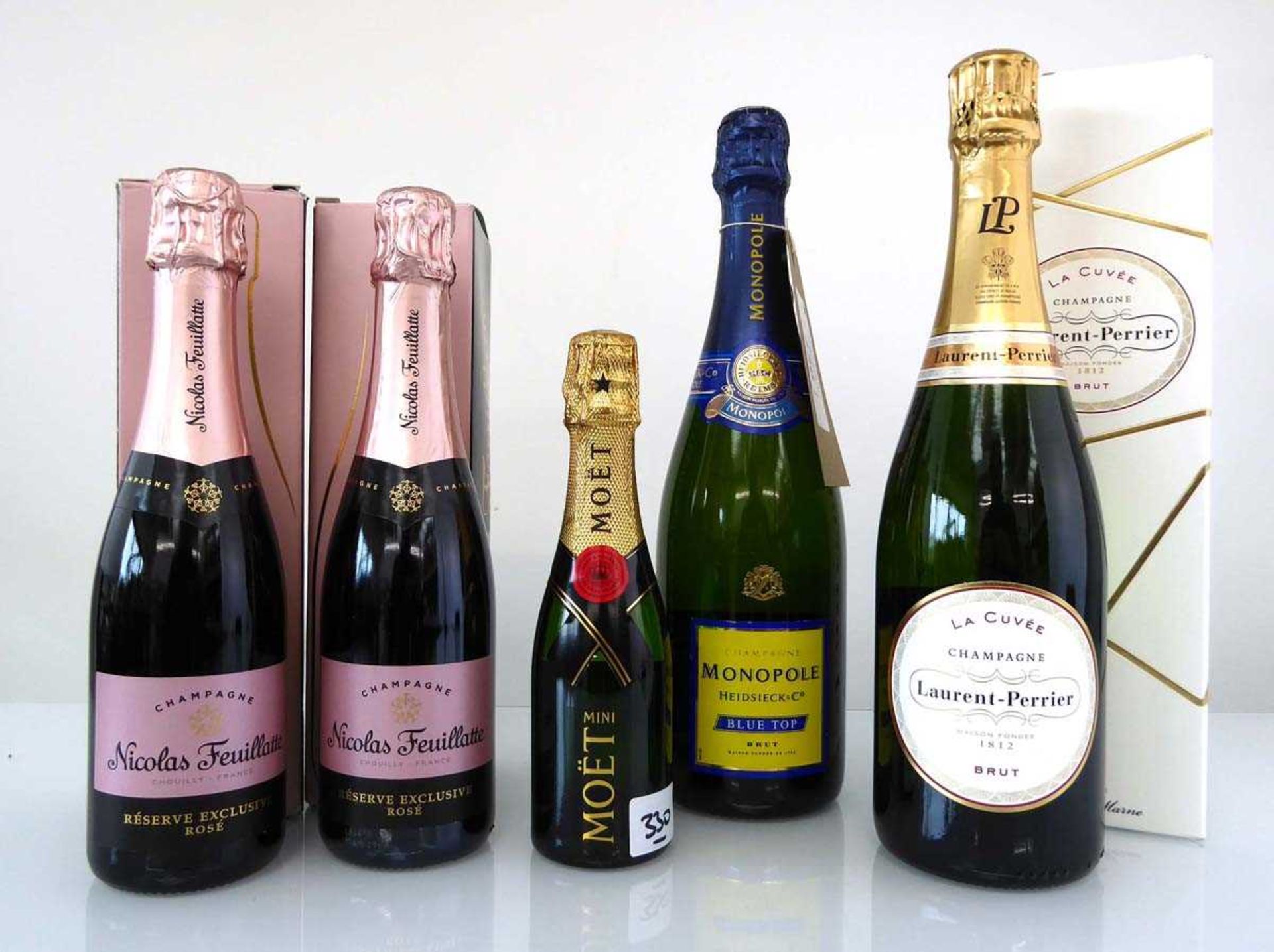 +VAT 5 assorted bottles of Champagne, 1x Heidsieck & Co Monopole Blue Top Brut Champagne 75cl, 1x