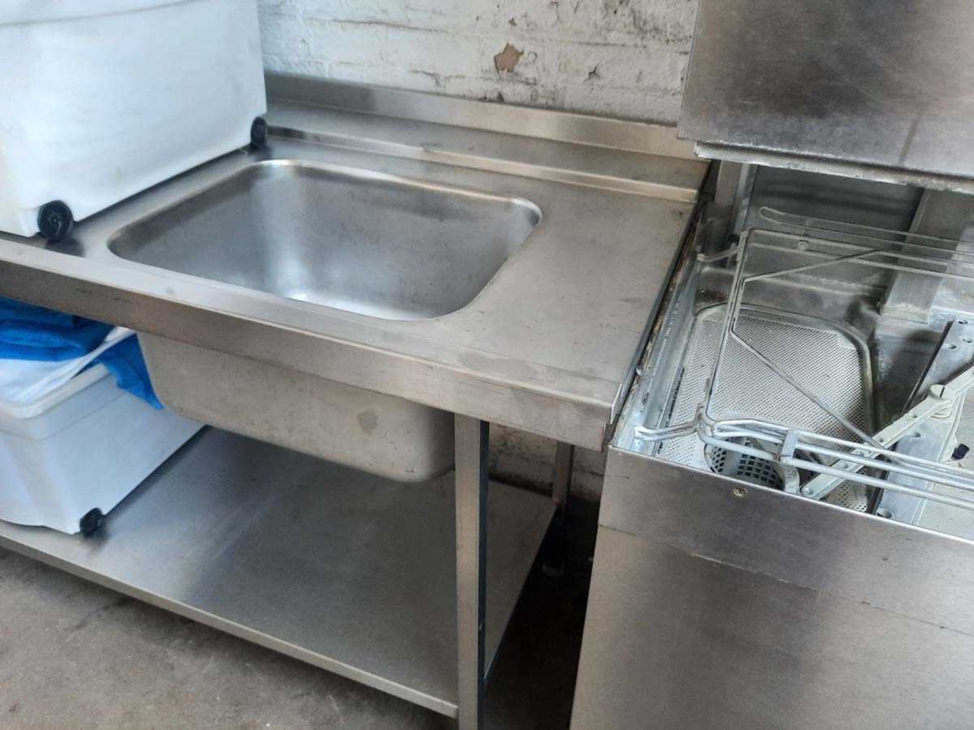 +VAT 62cm Hobart AMXR-16 lift top pass through dish washer, with large single bowl sink and draining - Image 2 of 4