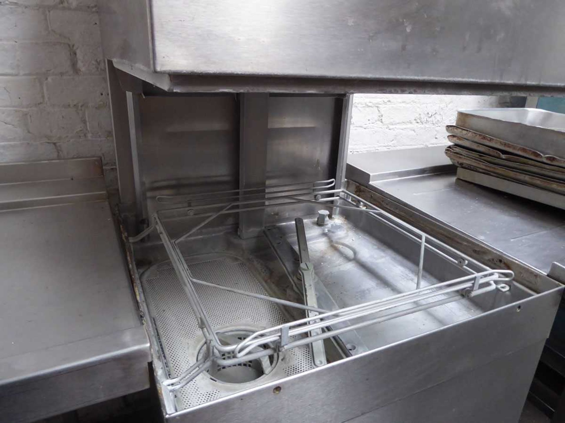 +VAT 62cm Hobart AMXR-16 lift top pass through dish washer, with large single bowl sink and draining - Image 4 of 4