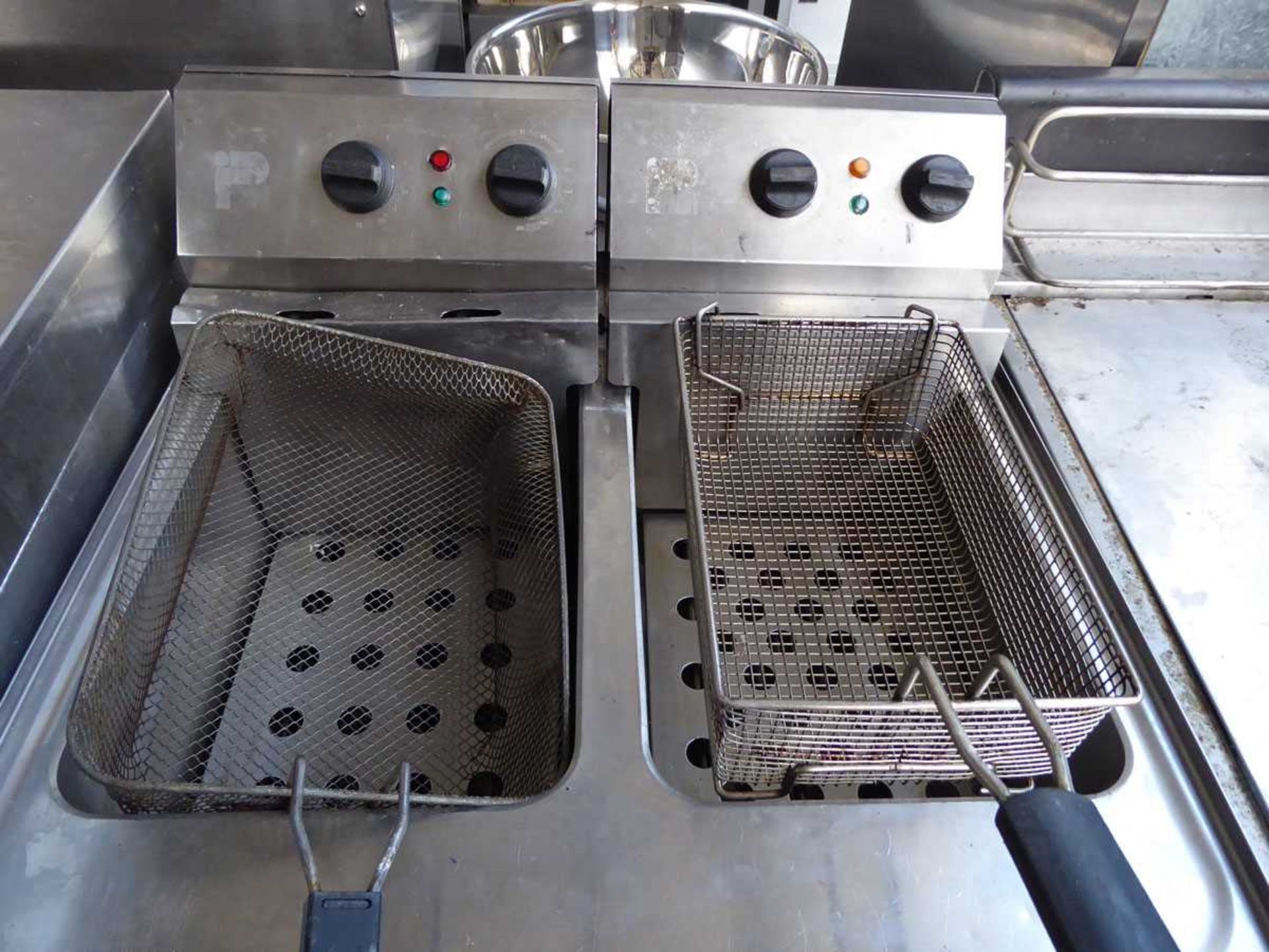 +VAT 60cm electric Parry two-well fryer with baskets - Image 2 of 3