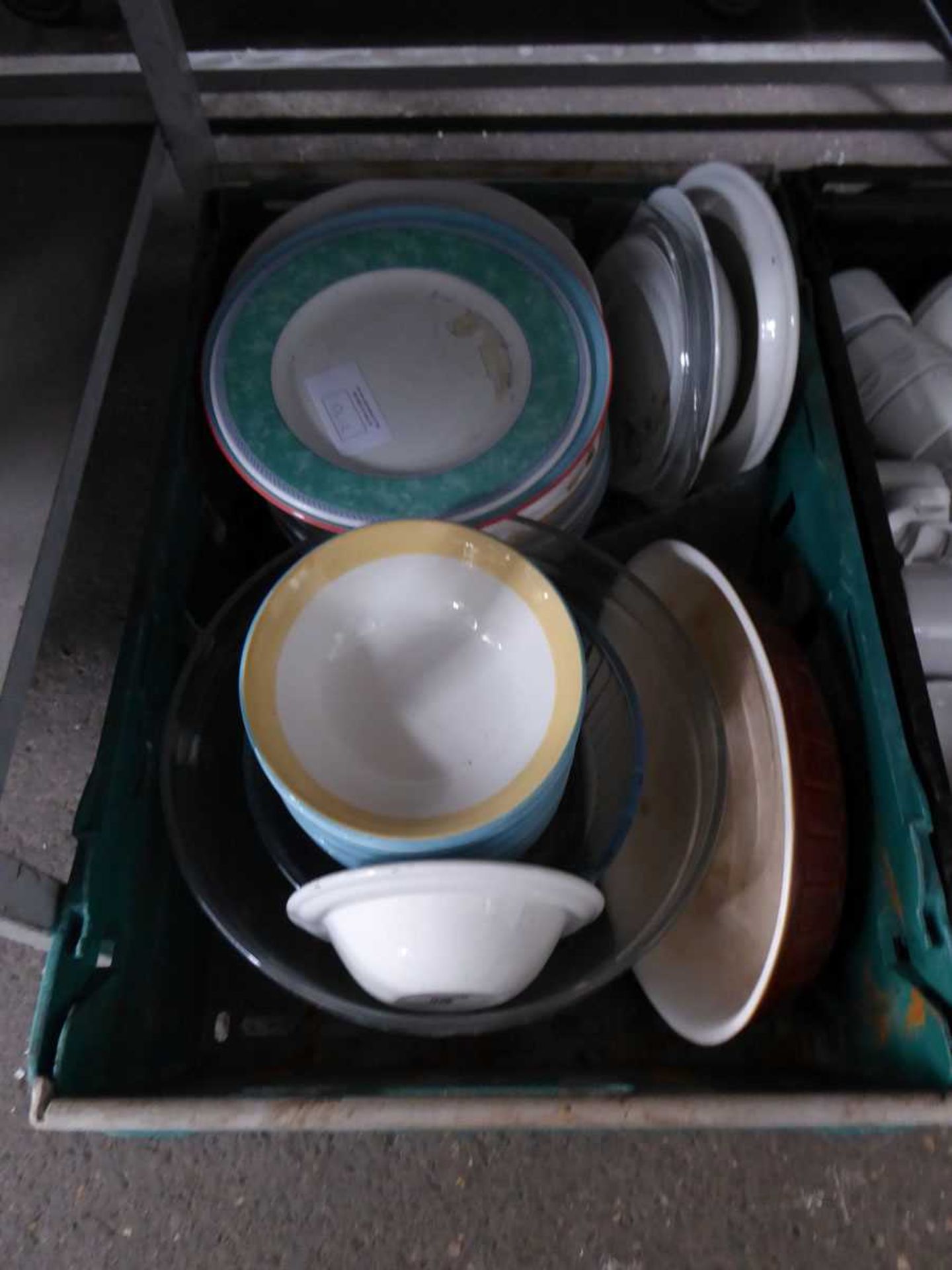 +VAT 3 trays of assorted items to include enamel ware, cups, crockery and glass - Image 4 of 4