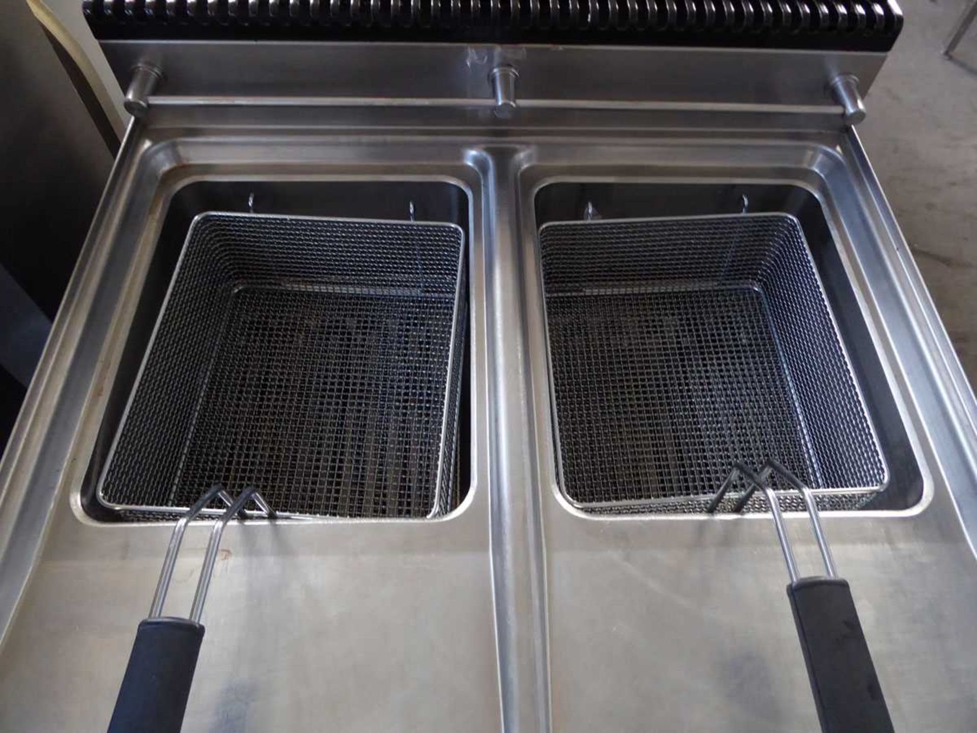 70cm electric NBN twin tank fryer with 2 baskets - Image 2 of 3