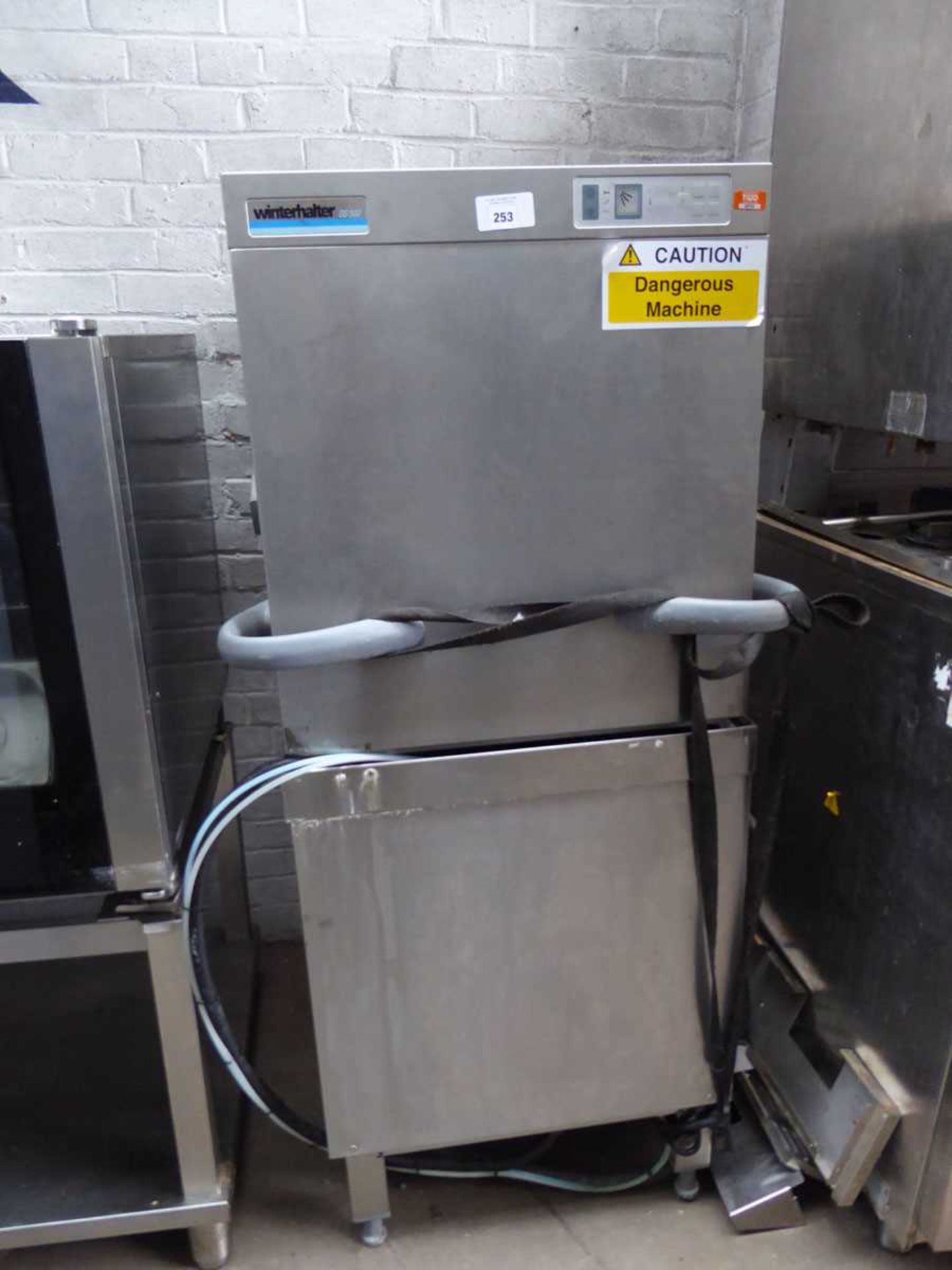 +VAT 61cm Winterhalter GS502 lift top pass through dishwasher