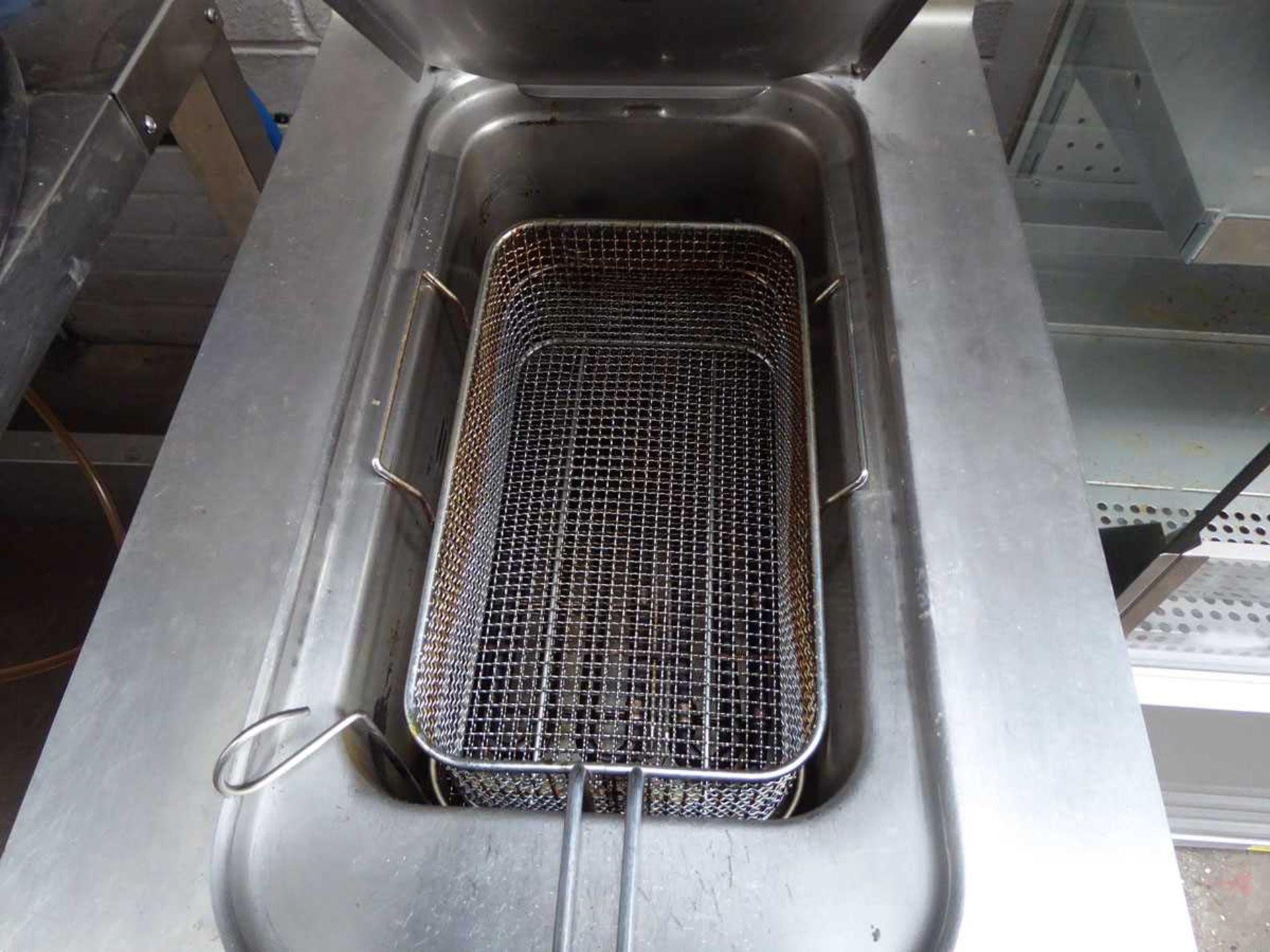 40cm electric Mareno single tank fryer with basket - Image 2 of 2