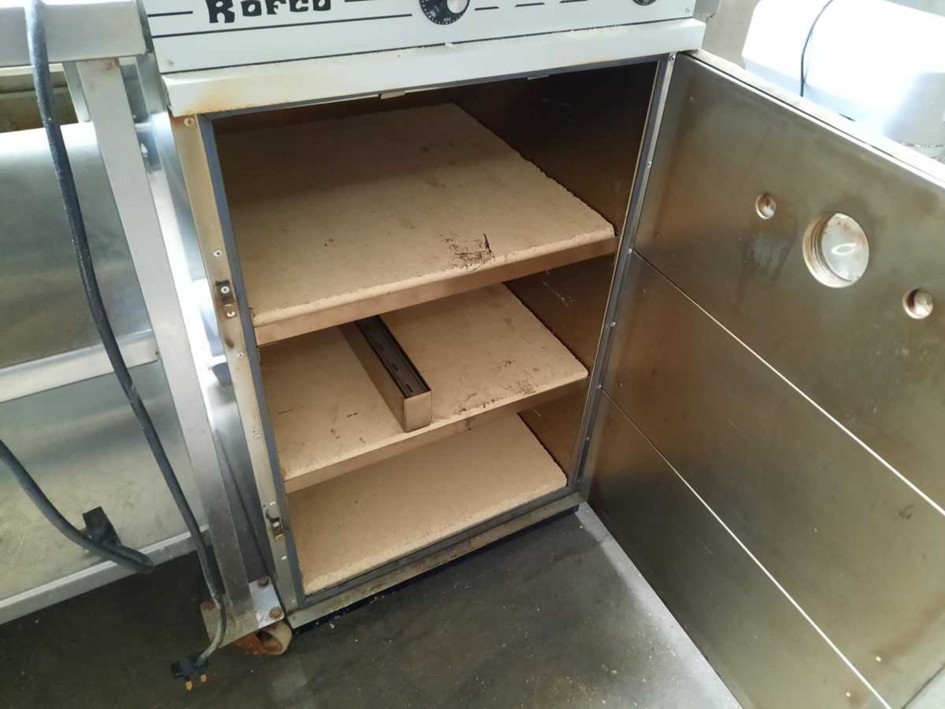 55cm Rofco bakers oven with stones - Image 2 of 3