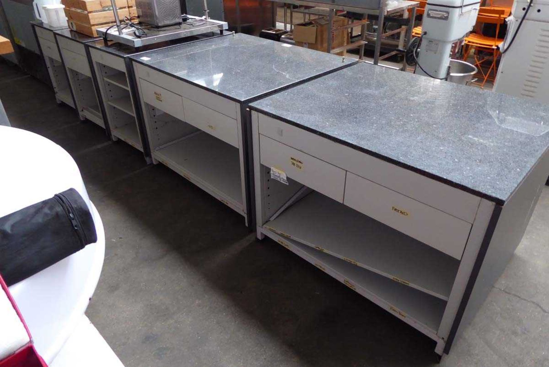 Shop counter with stone slab work surfaces in 5 modular sections, total length of approx 3.5m - Image 3 of 4