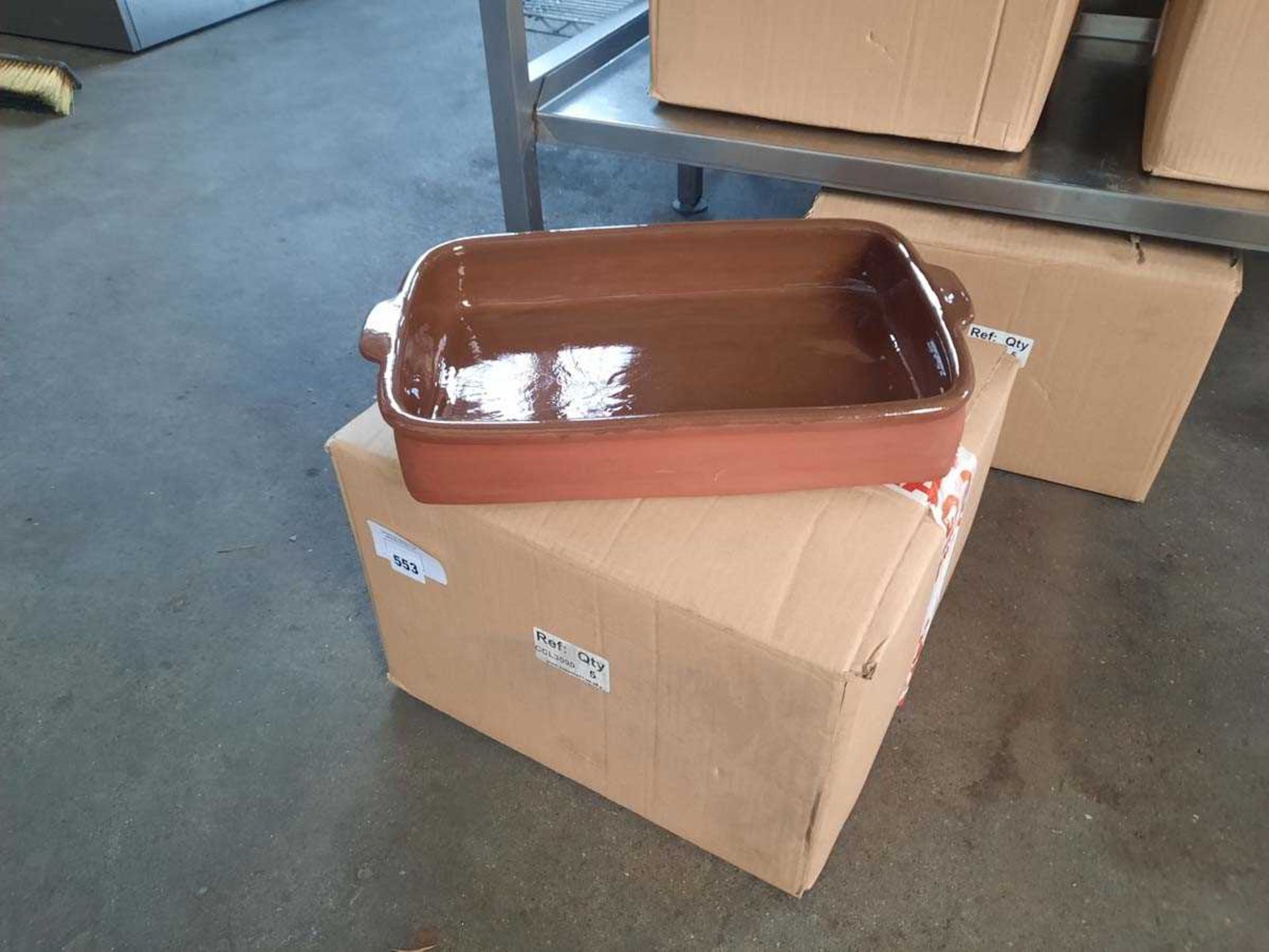 Box containing 4 large rectangular oven dishes - Image 2 of 2