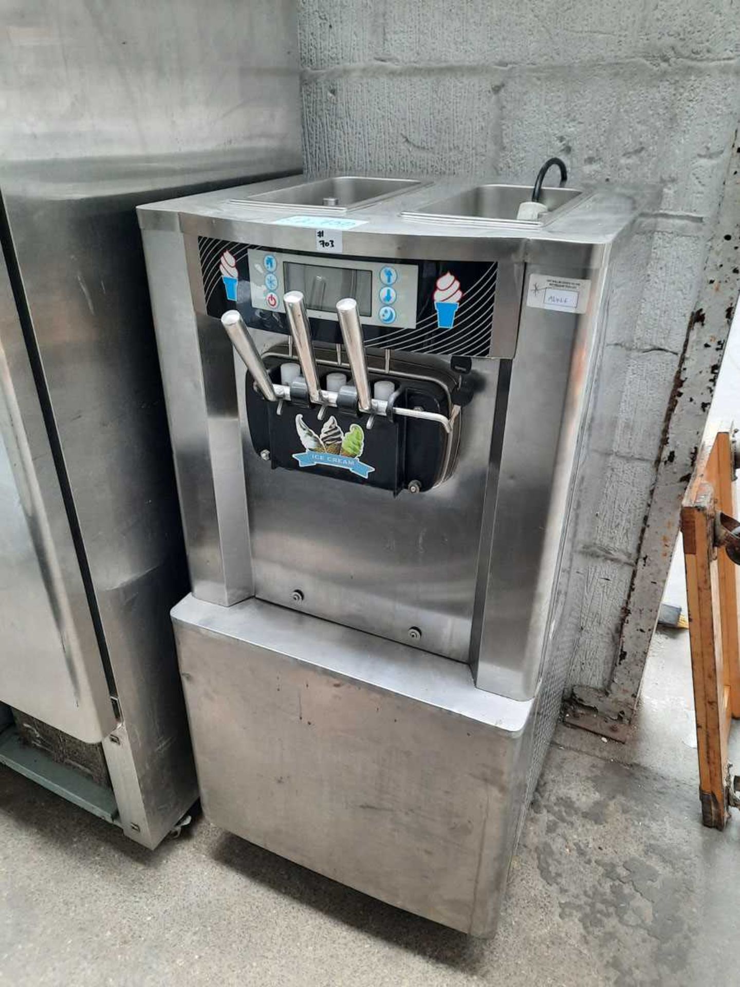 60cm ET638 soft serve ice cream machine with 3 dispensers and 2 hoppers