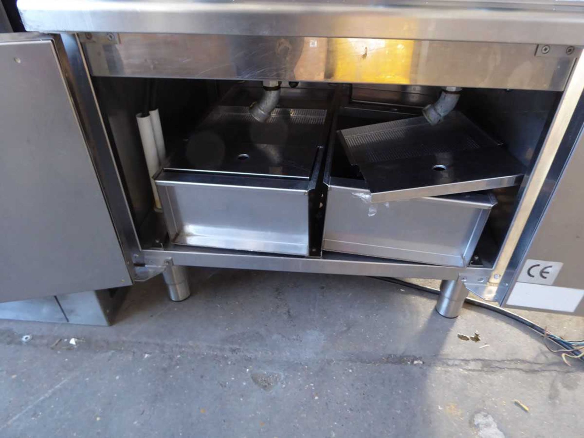 70cm electric NBN twin tank fryer with 2 baskets - Image 3 of 3
