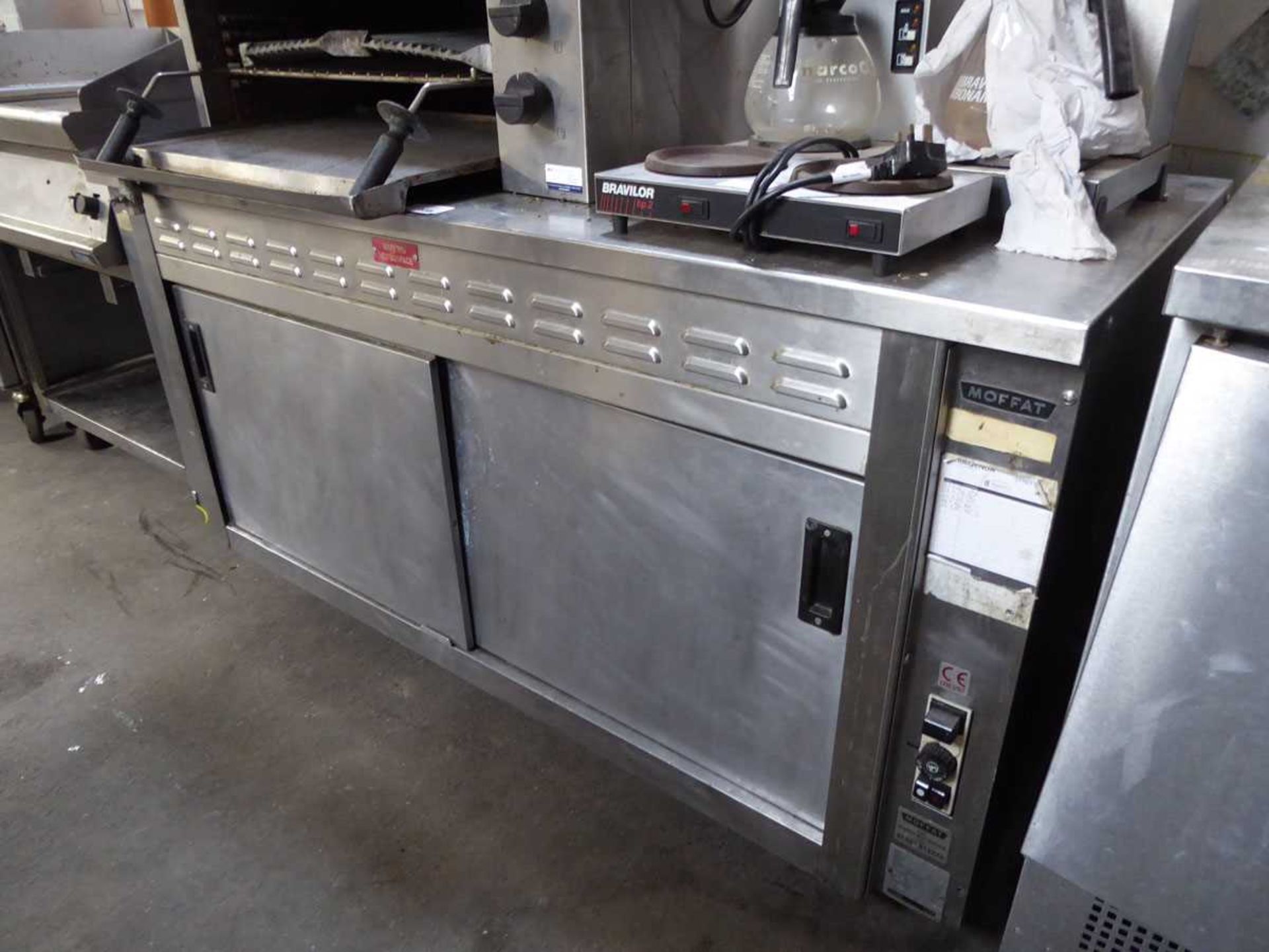+VAT 160cm gas Moffat heated cabinet with sliding doors