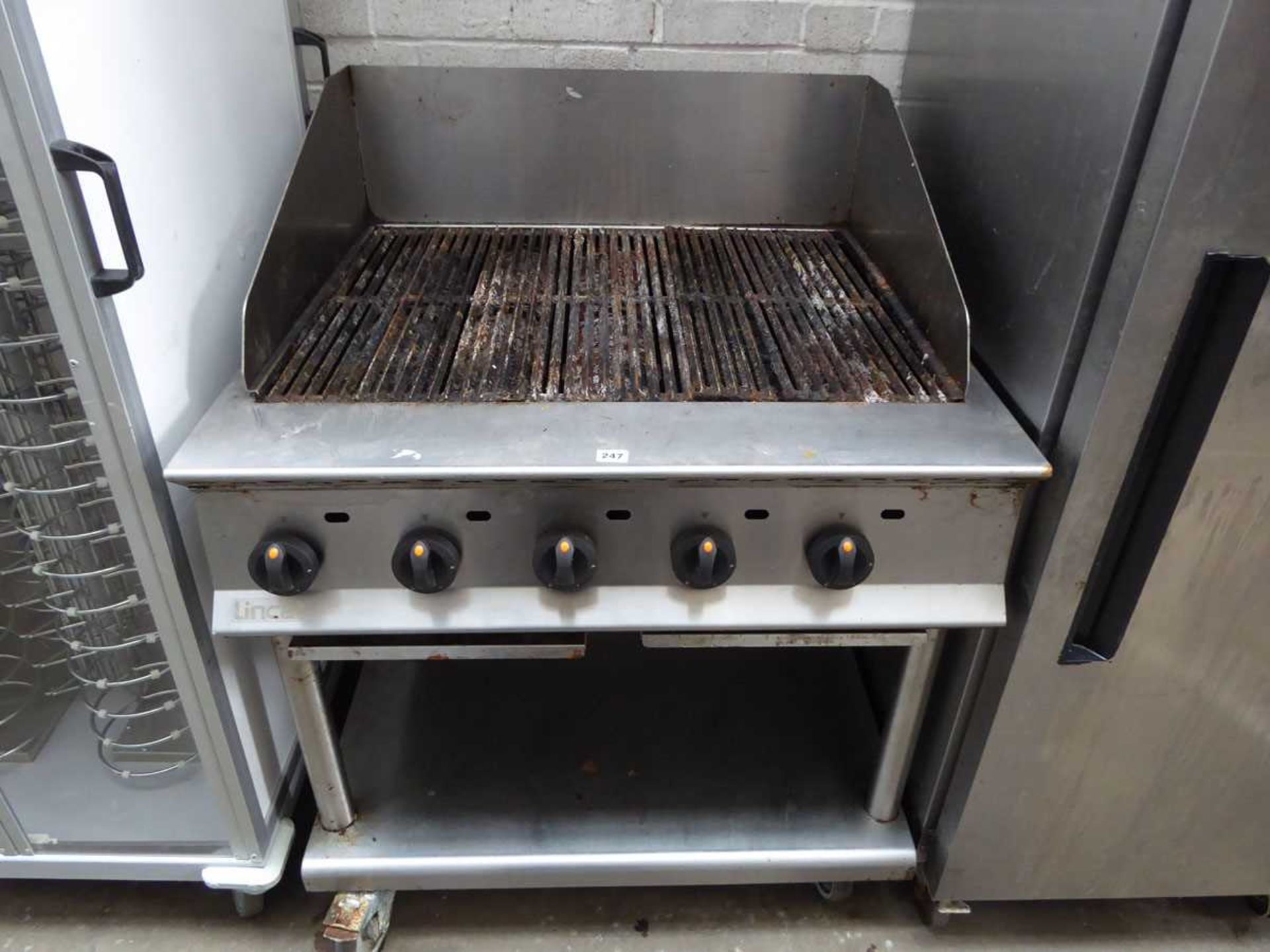 90cm gas Lincat 5 burner chargrill mobile stand