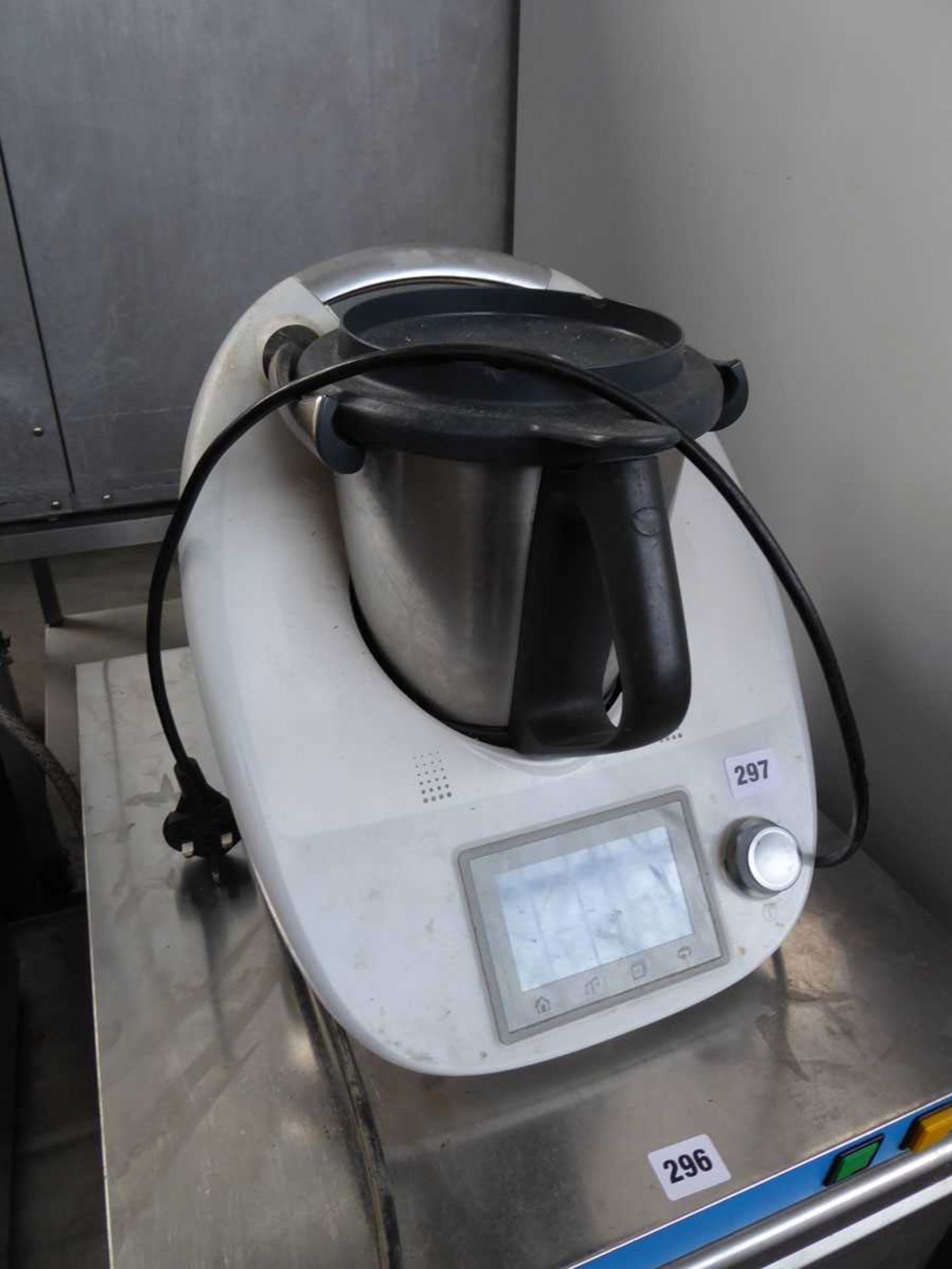 +VAT Thermomix kitchen appliance