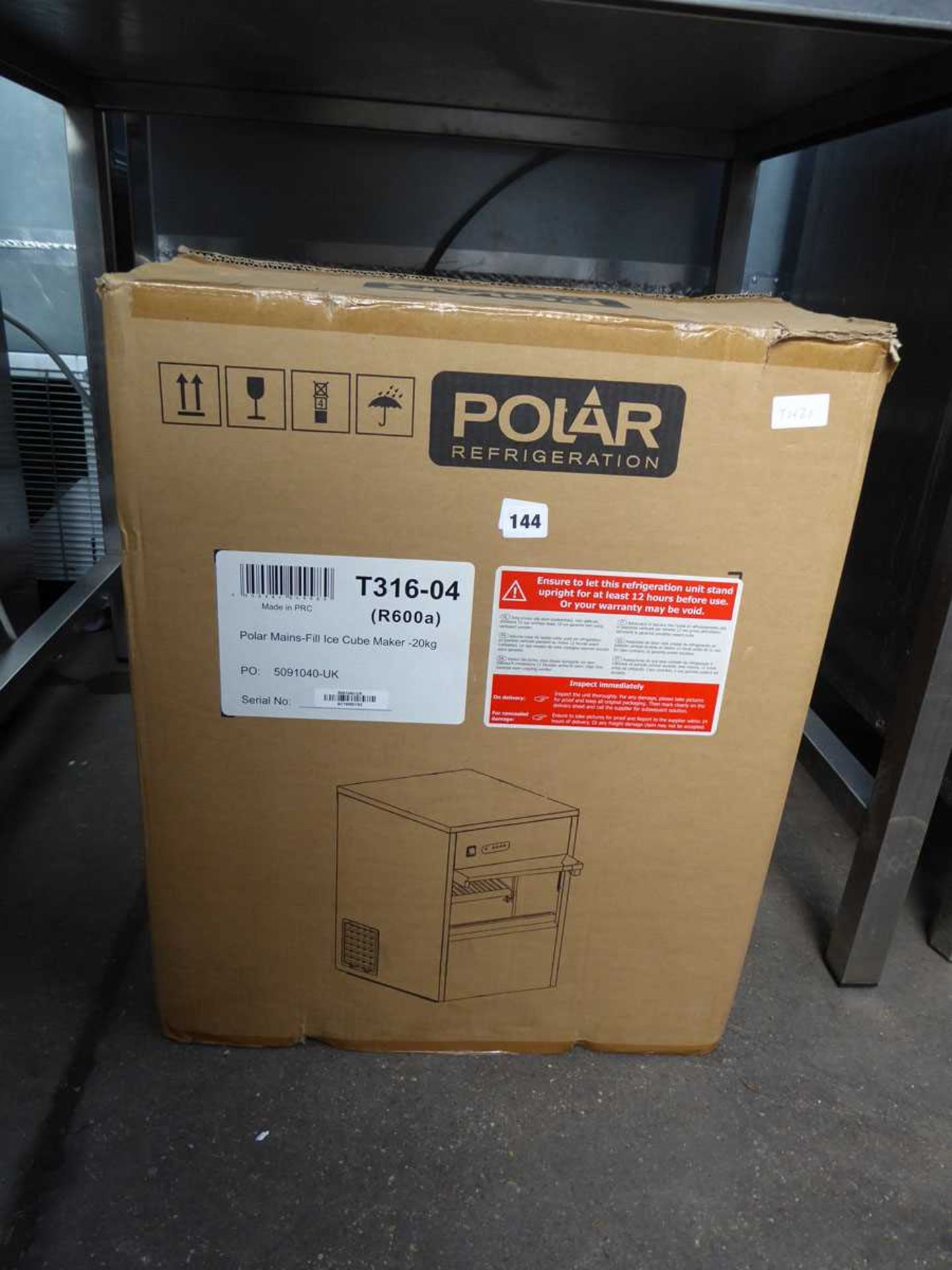 Polar T316-04 ice machine with box