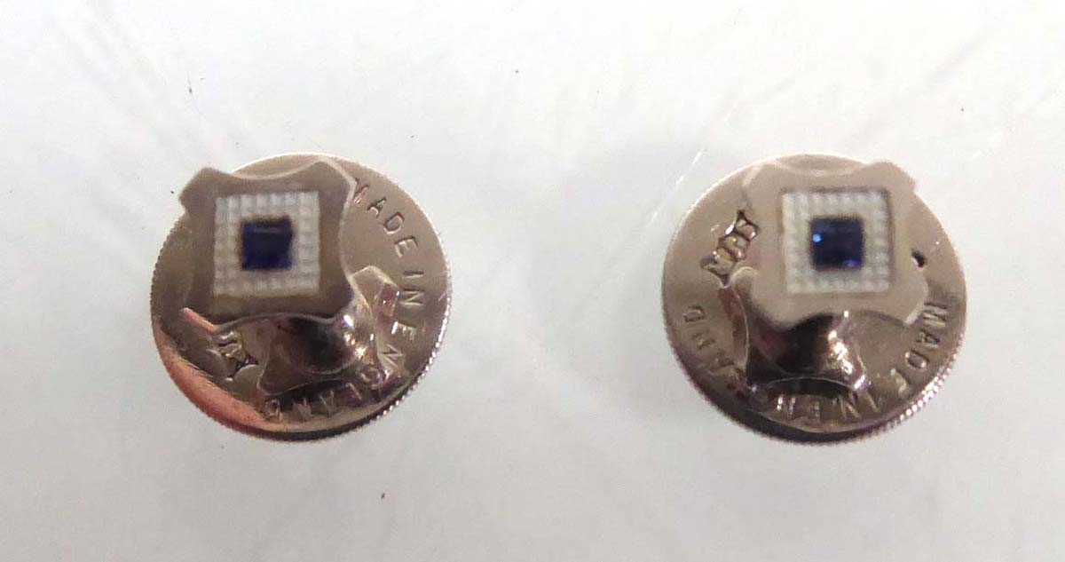 A set of four 18ct yellow gold platinum highlighted and mother of pearl set dress studs, 5.1 gms, - Image 3 of 4