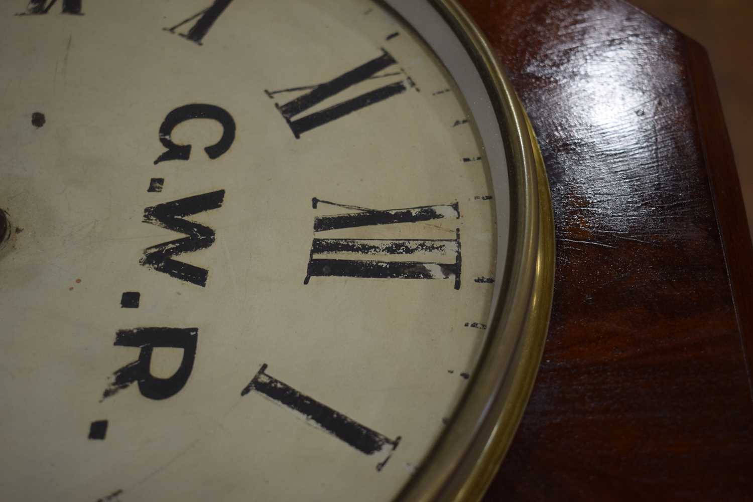 A late 19th/early 20th century drop dial wall clock, the dial painted with GWR initials and black - Bild 16 aus 16