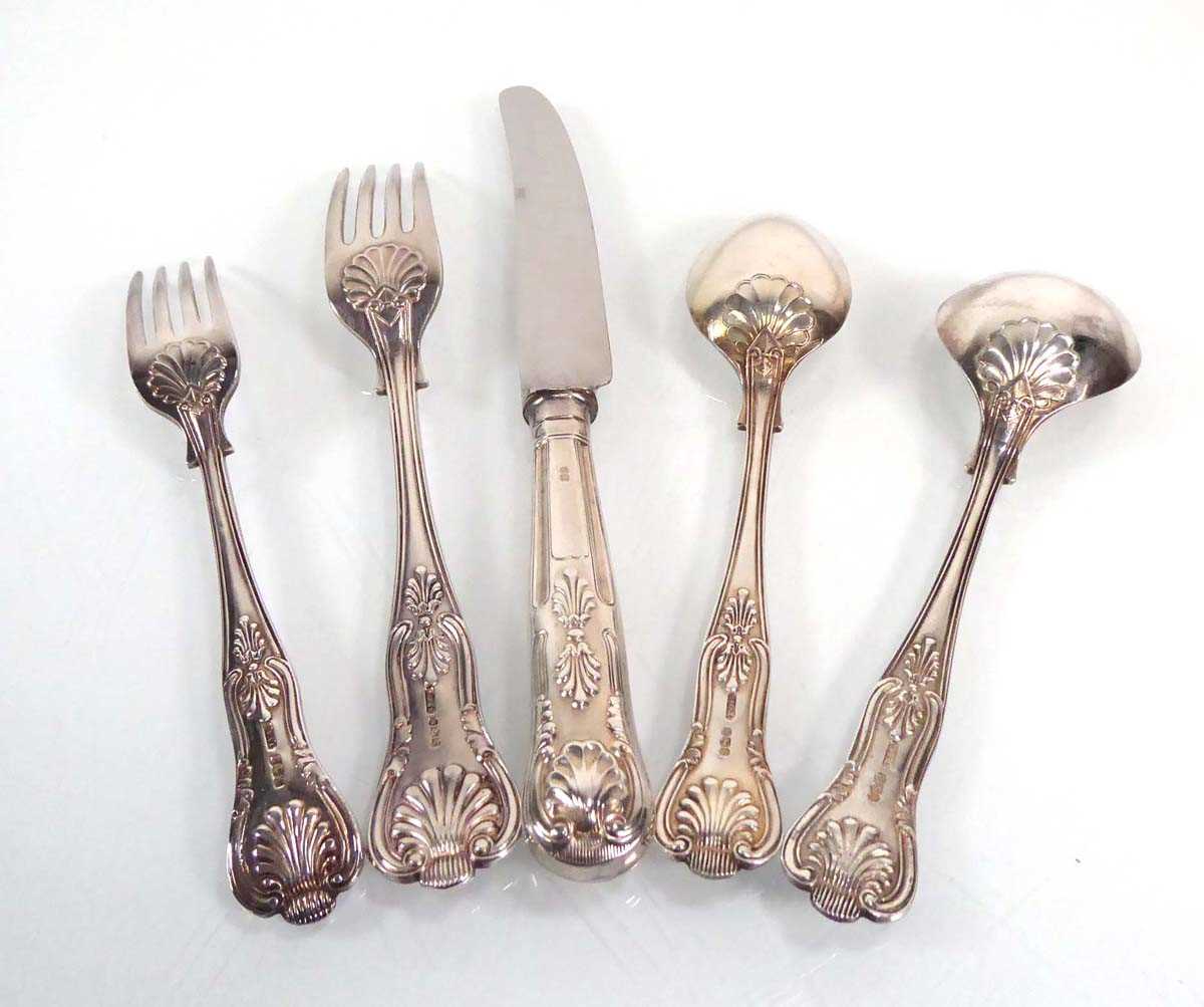 A group of silver Kings pattern flatware comprising: 6 x table forks, 6 x dessert forks, 6 x table - Image 7 of 7