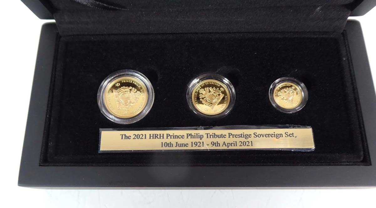 A Hattons 3-coin set commemorating HRH Prince Philip comprising a sovereign, half sovereign and - Image 3 of 4