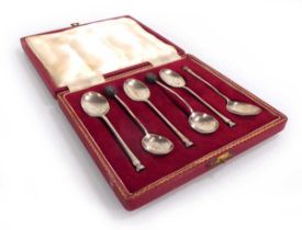 A harlequin set of six silver bean and seal end coffee spoons, Sheffield 1954/57, cased Not