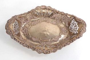An Edwardian pierced silver dish of oval form, maker CH, Birmingham 1903, w. 31.5 cm, 9.2 ozs