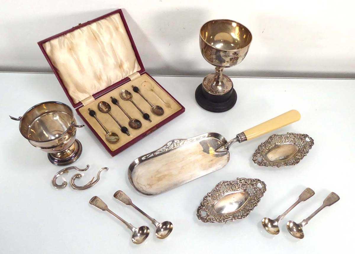 A group of silver comprising a pair of stamped oval dishes, four salt spoons, two small trophies and - Image 2 of 2