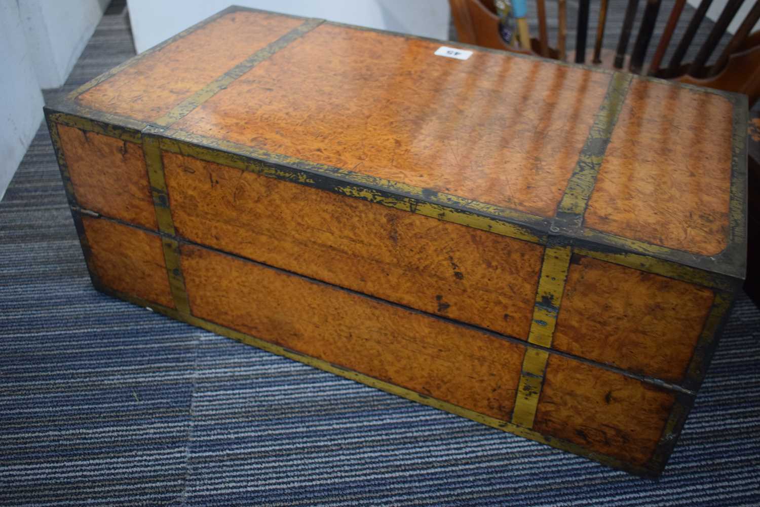 A 19th century burr yew writing slope of oversized proportions with brass mounts, 53 x 28 x 19 cm - Image 18 of 21