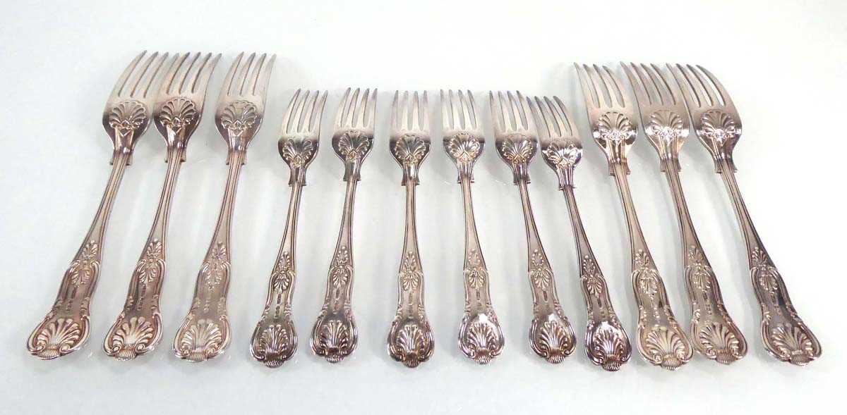 A group of silver Kings pattern flatware comprising: 6 x table forks, 6 x dessert forks, 6 x table - Image 4 of 7