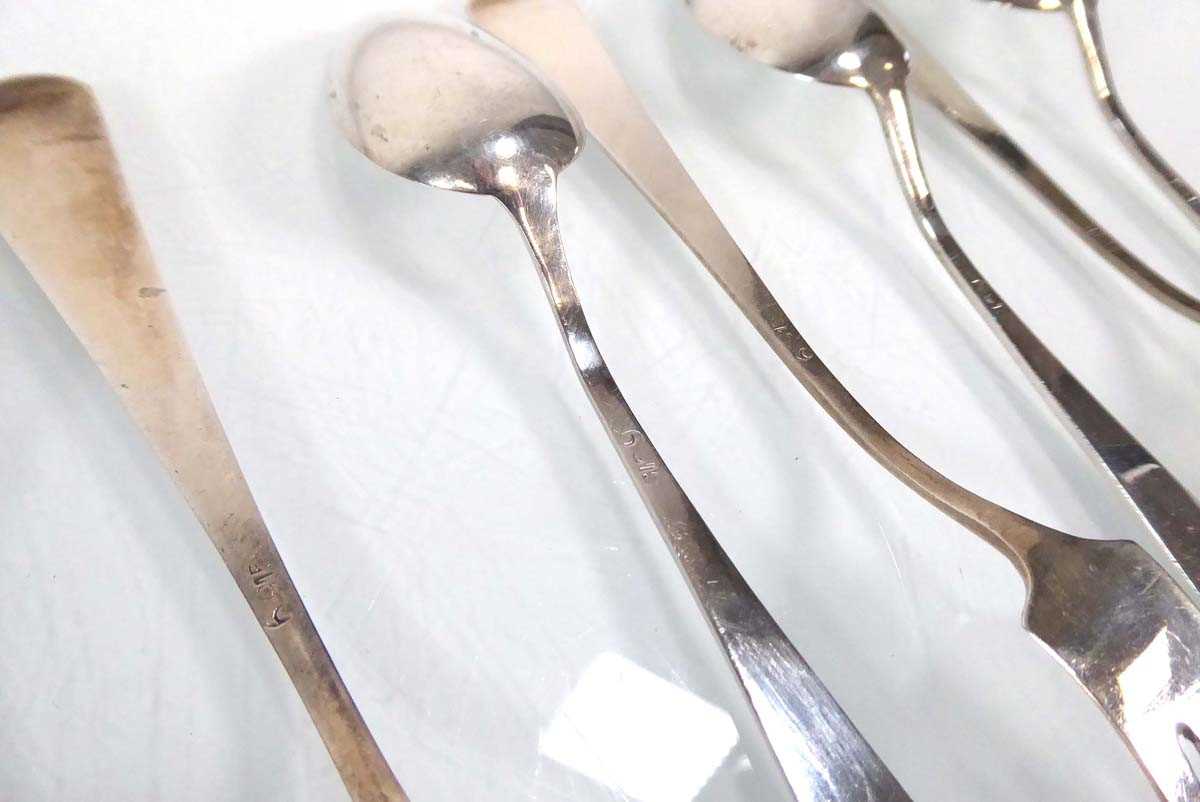 A set of six Continental metalware grapefruit spoons and six matching dessert forks, overall 5.4 ozs - Image 5 of 5
