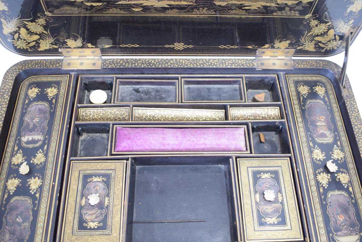 A mid-19th century black lacquered and gilt sewing table intricately decorated in the chinoiserie - Image 4 of 14