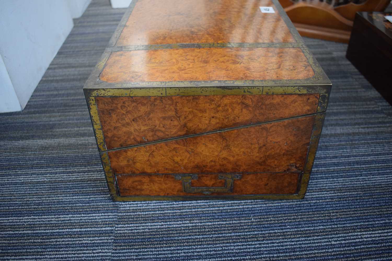 A 19th century burr yew writing slope of oversized proportions with brass mounts, 53 x 28 x 19 cm - Image 21 of 21