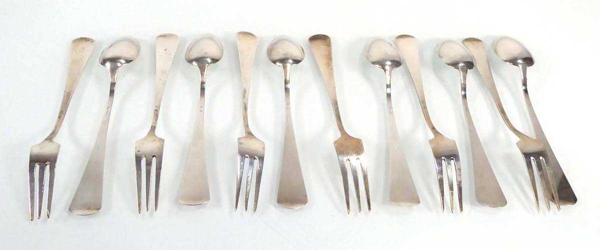 A set of six Continental metalware grapefruit spoons and six matching dessert forks, overall 5.4 ozs - Image 3 of 5