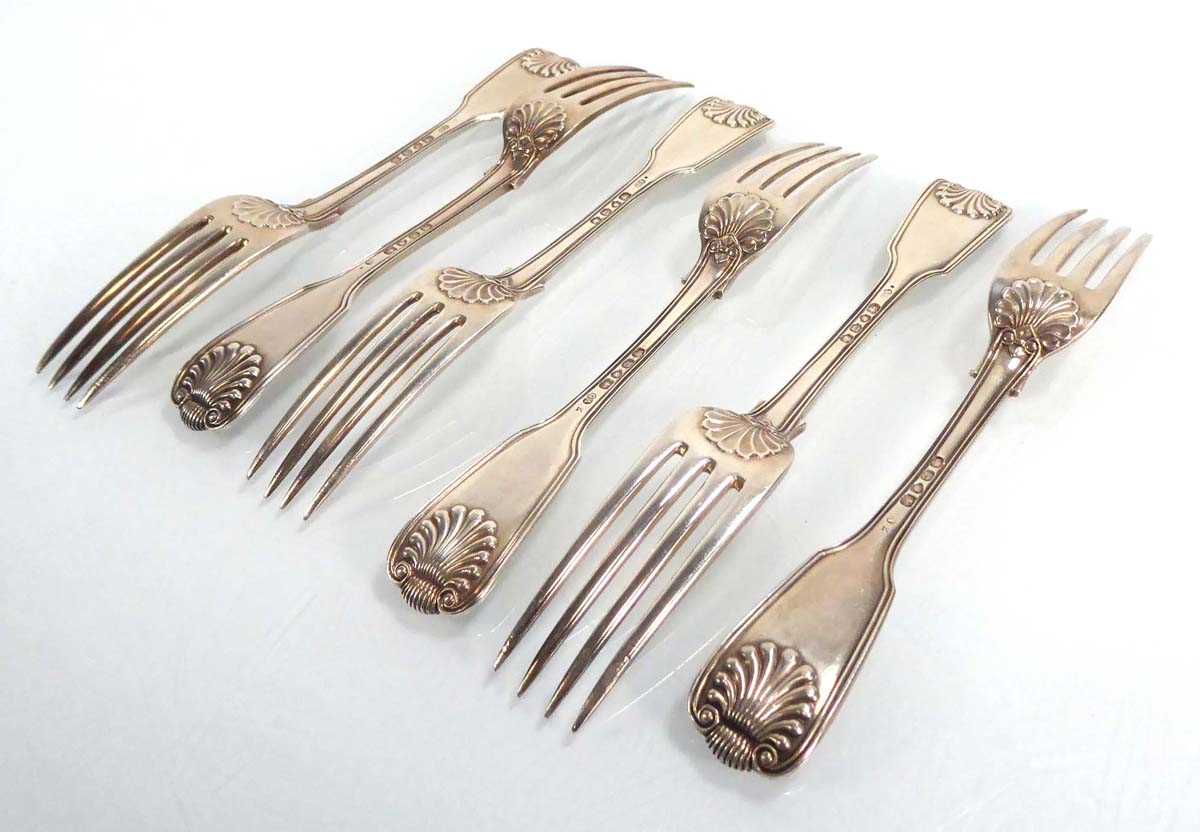 A set of six Victorian silver, fiddle, thread and shell end table forks, maker GA, London 1848, 19.6 - Image 2 of 3