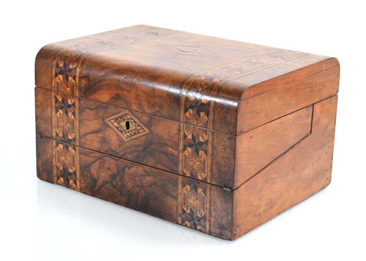 A Victorian walnut and marquetry sewing box/writing slope, 30 x 23 x 18 cm