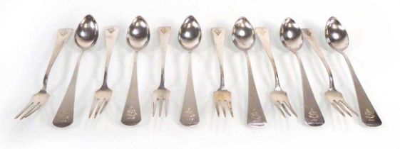 A set of six Continental metalware grapefruit spoons and six matching dessert forks, overall 5.4 ozs