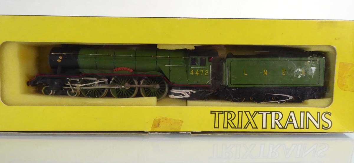 A Trix Trains OO gauge 4-6-2 Flying Scotsman loco and tender, boxed - Image 2 of 2