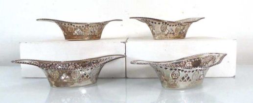 A set of four Edwardian silver bon bon dishes of oval form, Elkington & Co. Sheffield 1903, w. 14