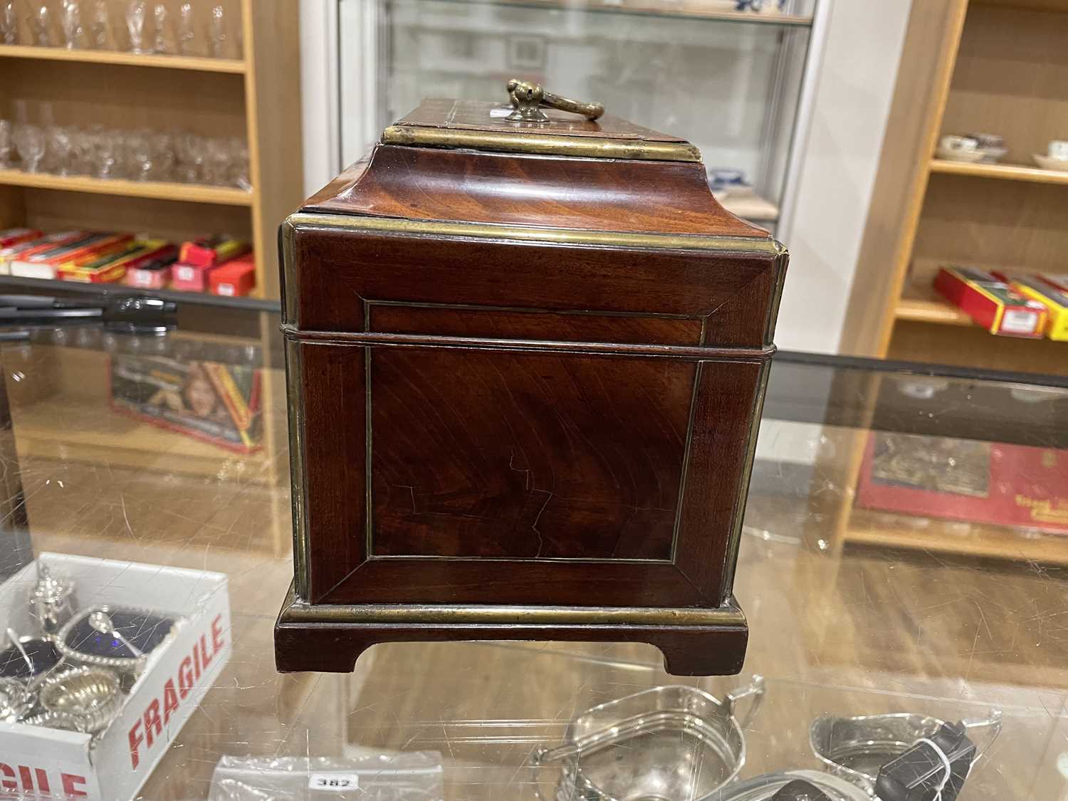 A late 18th/early 19th century mahogany and brass mounted box of casket form with bracket feet, - Bild 7 aus 18