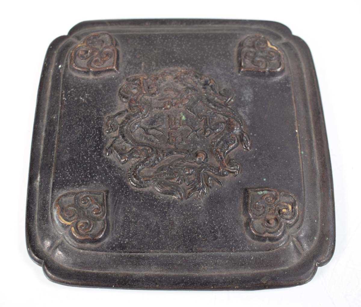 A Chinese bamboo container and cover together with a mother-of-pearl inlaid lacquered tray, a - Bild 5 aus 5