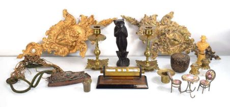 A group of collectables including a desk calendar, a pair of gilt sconces, a pair of brass