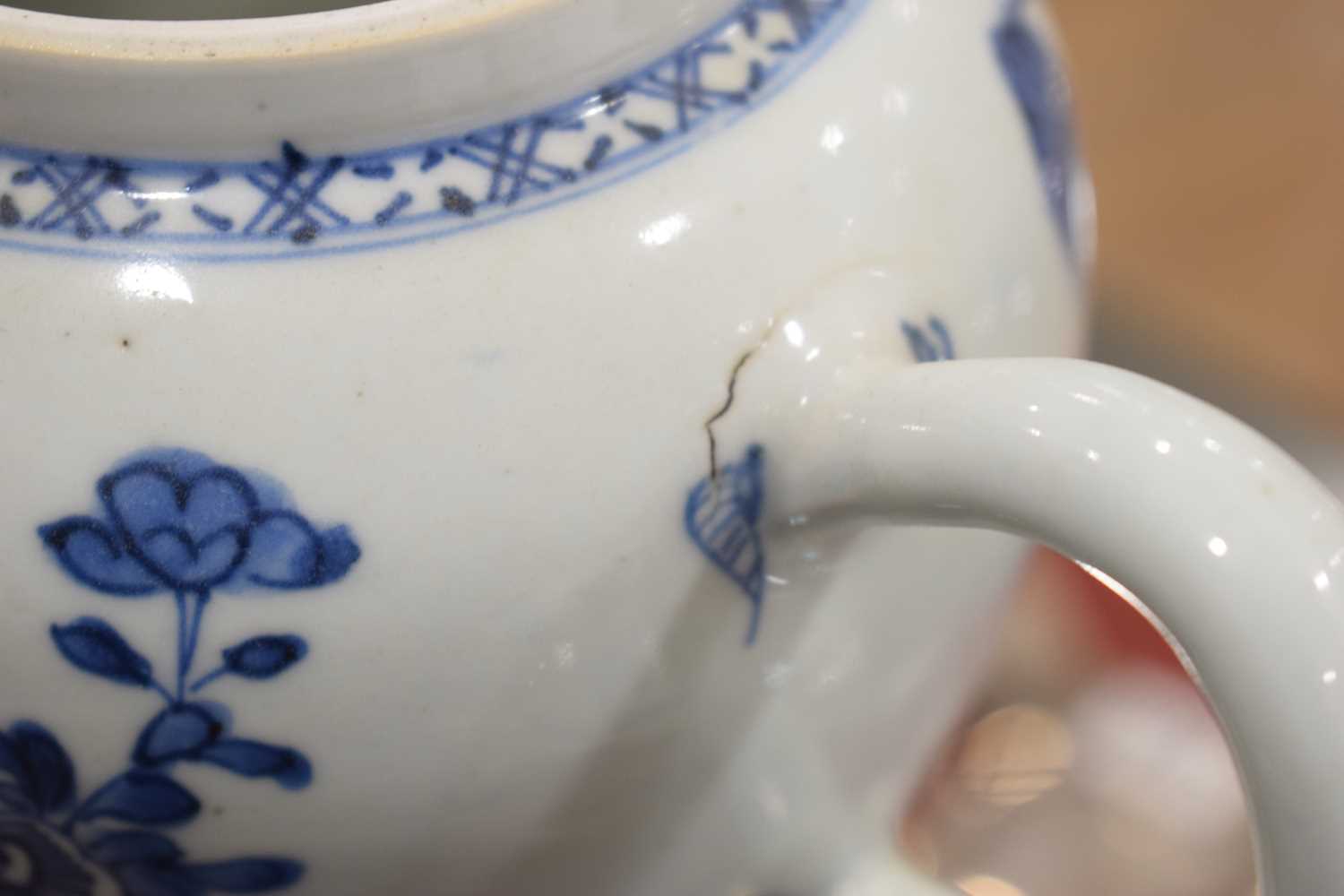 A Worcester blue and white coffee pot decorated in the Chinese manner, h. 17 cm, a Worcester blue - Image 4 of 21