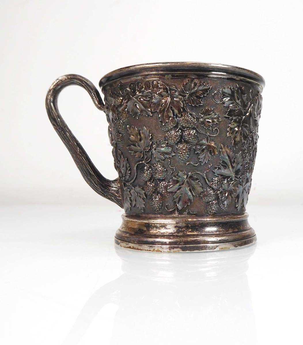 A Victorian silver Christening mug, repousse decorated with vines of hops, John Samuel Hunt, - Image 3 of 6