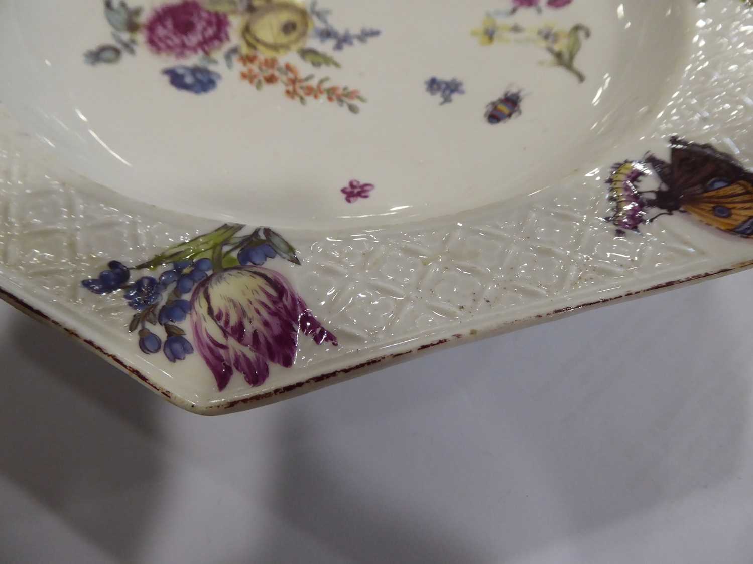 A Chelsea cabinet plate decorated with floral sprays, d. 23.5 cm, together with a similar - Image 6 of 6
