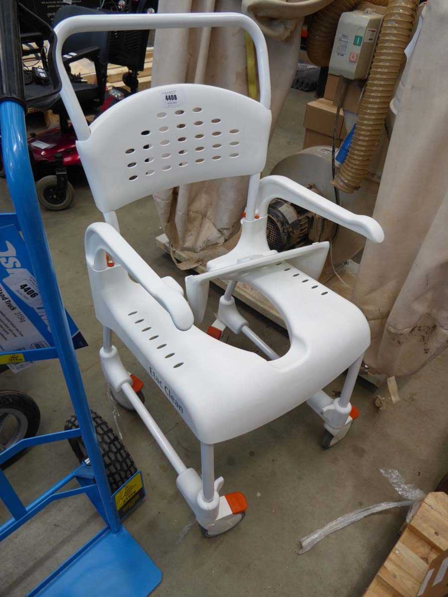 +VAT Commode seat