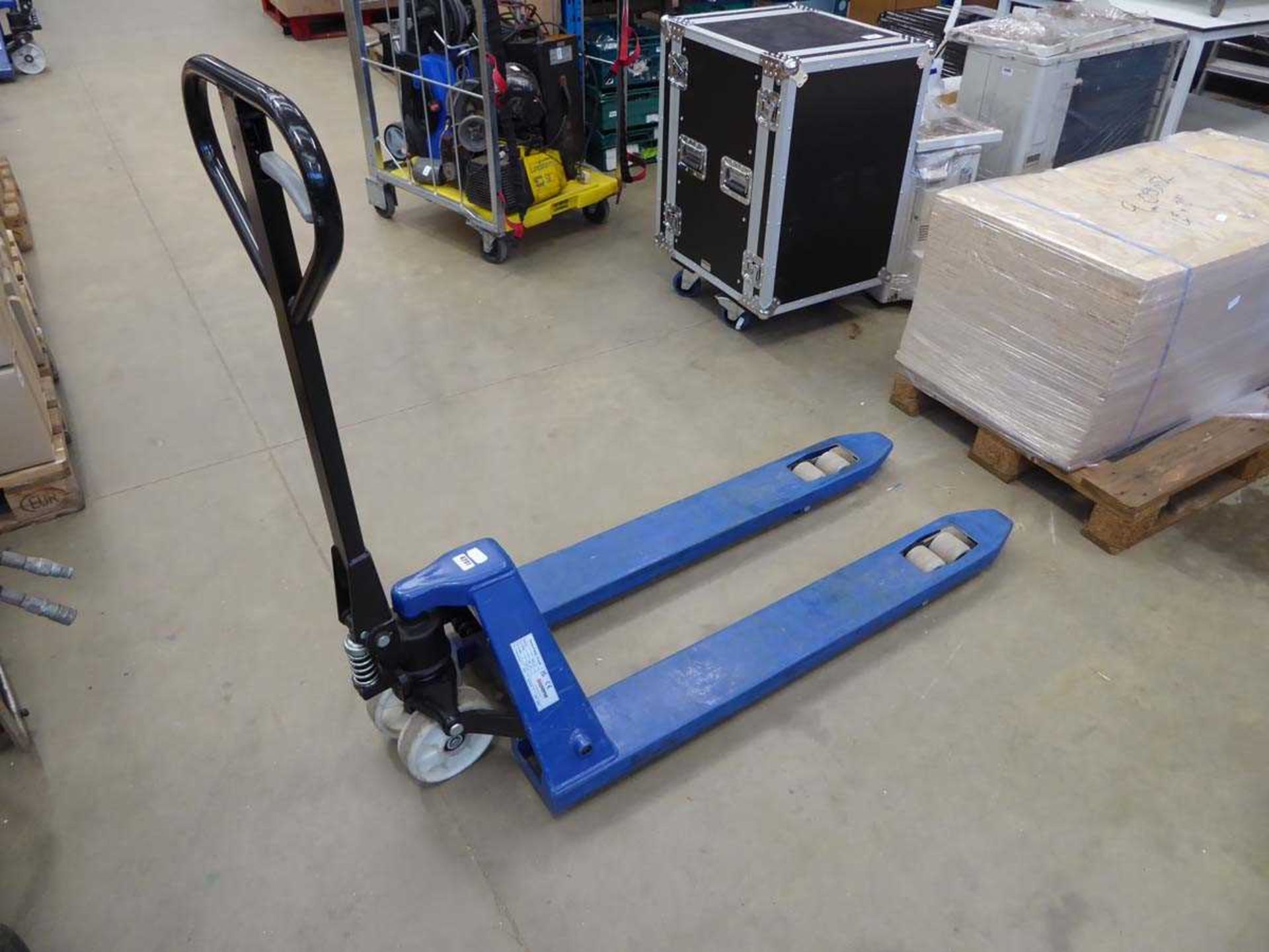 +VAT Blue pallet truck