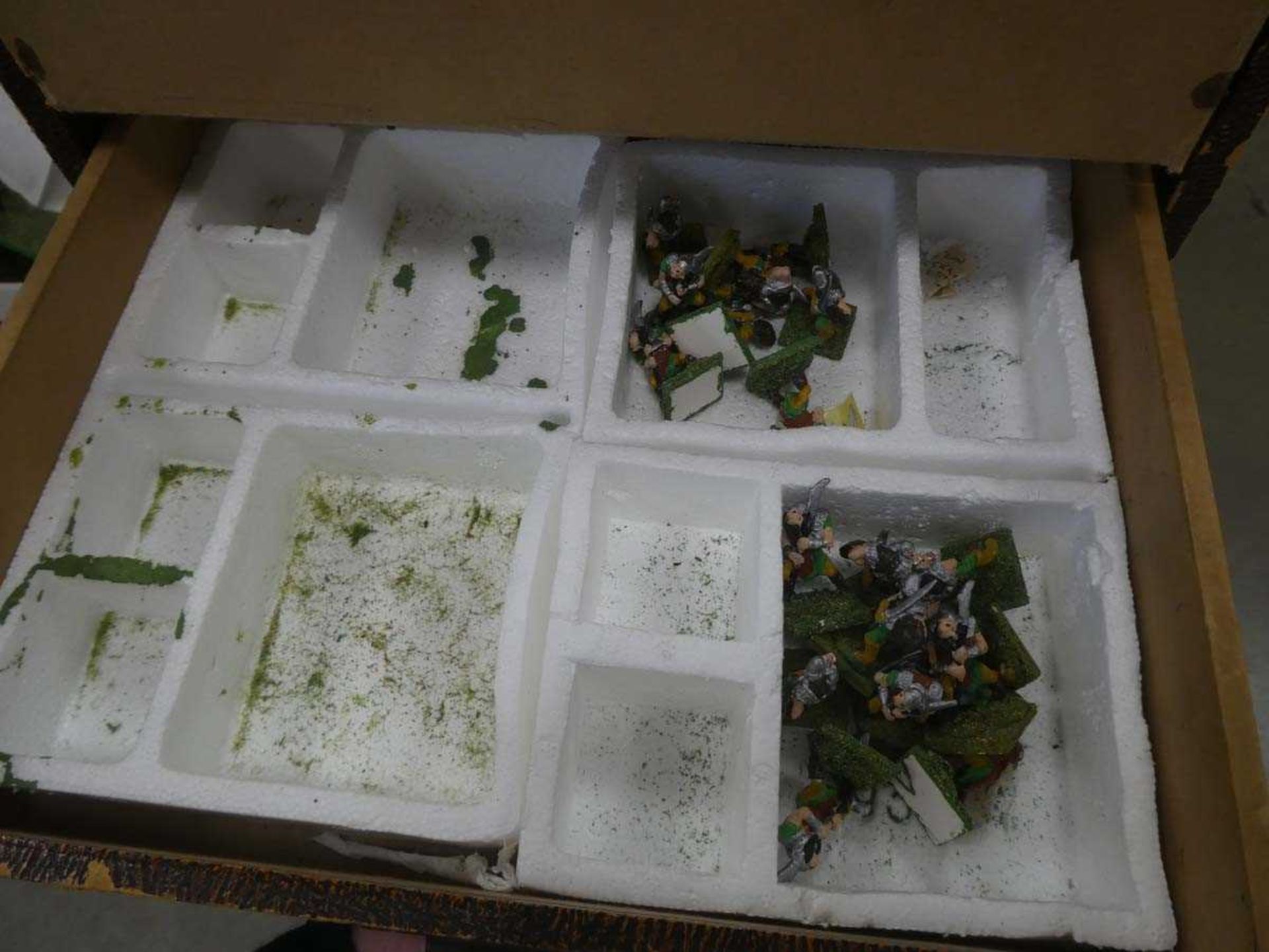 6 boxes containing large quantity of painted lead soldiers - Image 9 of 11